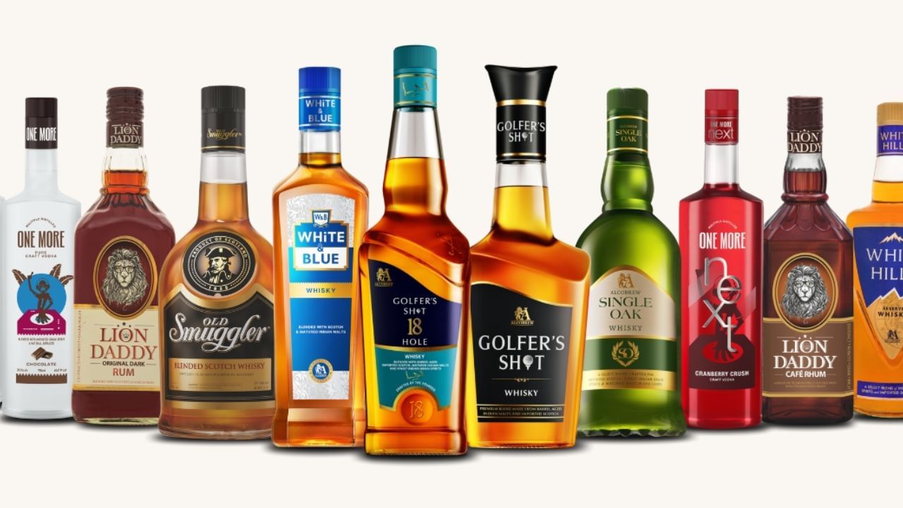 આજે, AlcoBrew પાસે કેટલીક લોકપ્રિય દારૂ બ્રાન્ડ્સ છે, જેમ કે Golfer's Shot, White & Blue, White Hills, અને One More. આમાંથી, Golfer's Shot અને White & Blue ખાસ કરીને પ્રીમિયમ વ્હિસ્કી સેગમેન્ટમાં લોકપ્રિય છે. IPO કેટલું જનરેટ કરશે?