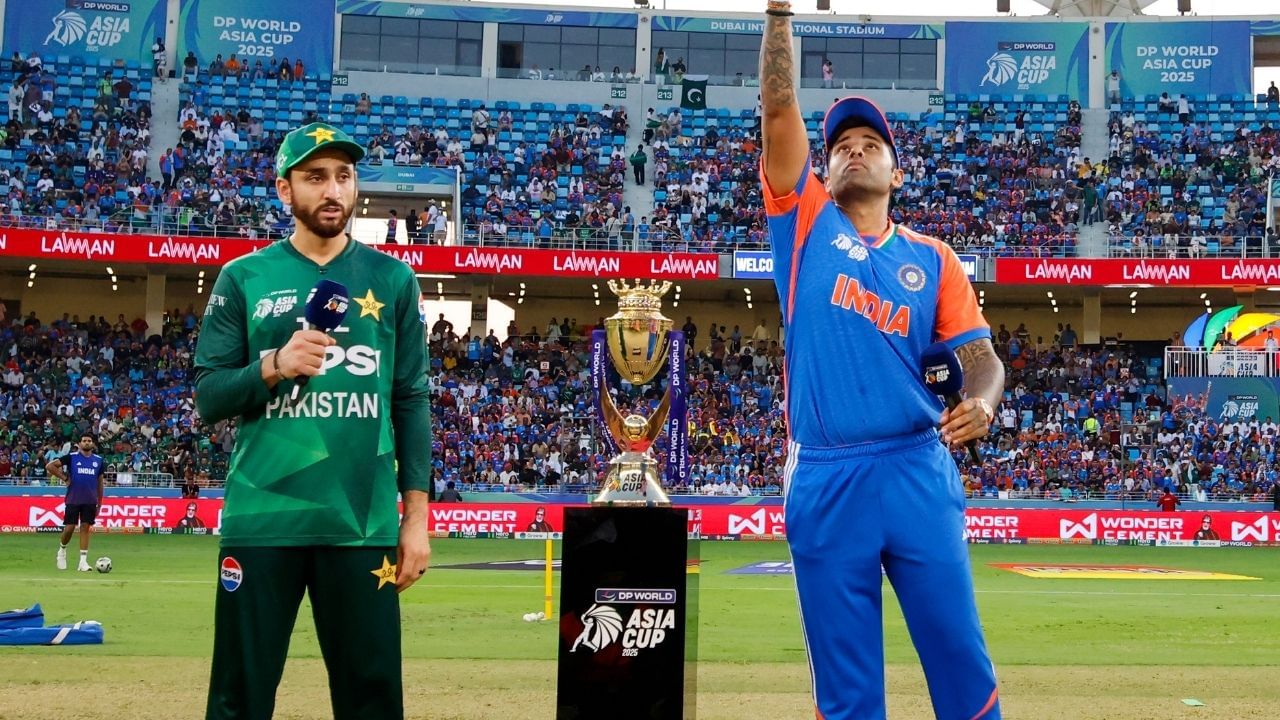 ભારતીય ટીમે આખી ટૂનામેન્ટમાં ક્યારે પણ પાકિસ્તાની ખેલાડીઓ સાથે હાથ મિલાવ્યા ન હતા. ભારતે ટૂર્નામેન્ટમાં પાકિસ્તાન સામે 3 મેચ રમી હતી. આ ત્રણેય મેચ ભારતીય ટીમે જીતી હતી.