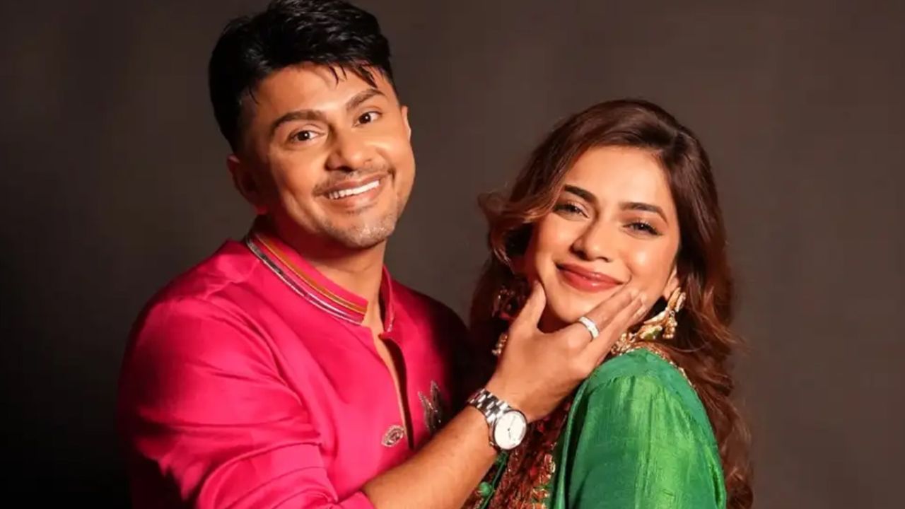 આ અઠવાડિયે, પાંચ સ્પર્ધક નોમિનેટે થયા હતા. જેમાં ગૌરવ ખન્ના, મૃદુલ તિવારી, અશ્નૂર કૌર, પ્રણીત મોરે અને અવેઝ દરબાર. પ્રેક્ષકો તરફથી ઓછા વોટ મળવાને કારણે અવેઝને ઘર છોડવું પડ્યું. તેની બહાર નીકળવાથી ભાવનાત્મક વાતાવરણ સર્જાયું. ખાસ કરીને નેહલ ચુડાસમા, અભિષેક બજાજ અને પ્રણીત મોરે પોતાને રોકી શક્યા નહીં અને રડી પડ્યા. અભિષેક બજાજે કહ્યું કે તેમણે વારંવાર અવેજને રમતમાં વધુ તાકાત બતાવવાની ચેતવણી આપી હતી, પરંતુ અવેજનું વલણ અલગ રહ્યું.