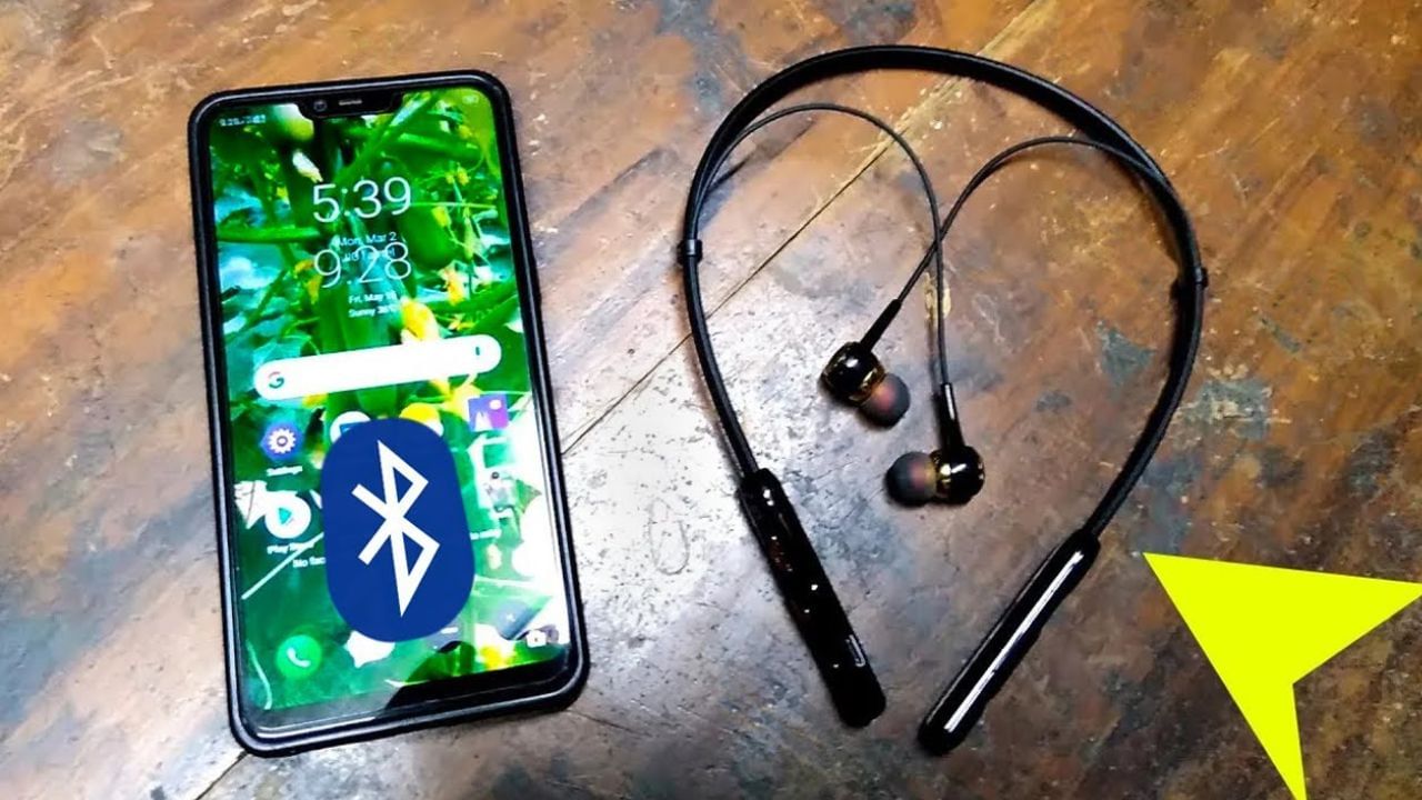 છેલ્લો વિકલ્પ: જો ઉપરોક્ત પદ્ધતિઓ કામ ન કરે, તો બ્લૂટૂથની નેટવર્ક સેટિંગ્સ રીસેટ કરવી એ સૌથી સરળ રીત છે. આ માટે, Settings → System → Advanced → Reset options → Reset Wi-Fi, mobile & Bluetooth પર જાઓ. આ બધી કનેક્શન સેટિંગ્સ રીસેટ કરે છે અને સામાન્ય રીતે બ્લૂટૂથ સમસ્યા હલ કરે છે. આ સરળ પગલાંને અનુસર્યા પછી, તમે ફરીથી તમારા ફોનના બ્લૂટૂથનો યોગ્ય રીતે ઉપયોગ કરી શકશો અને કોઈપણ ડિવાઇસ સાથે સરળતાથી કનેક્ટ થઈ શકશો.