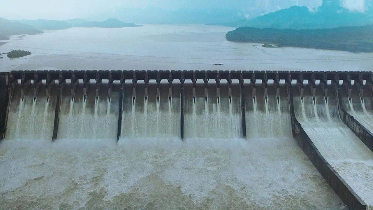 Rain News : સરદાર સરોવર નર્મદા ડેમની સપાટી 137.30 મીટરે પહોંચી, 10 દરવાજા ખોલાયા, 27 ગામને એલર્ટ, જુઓ Video