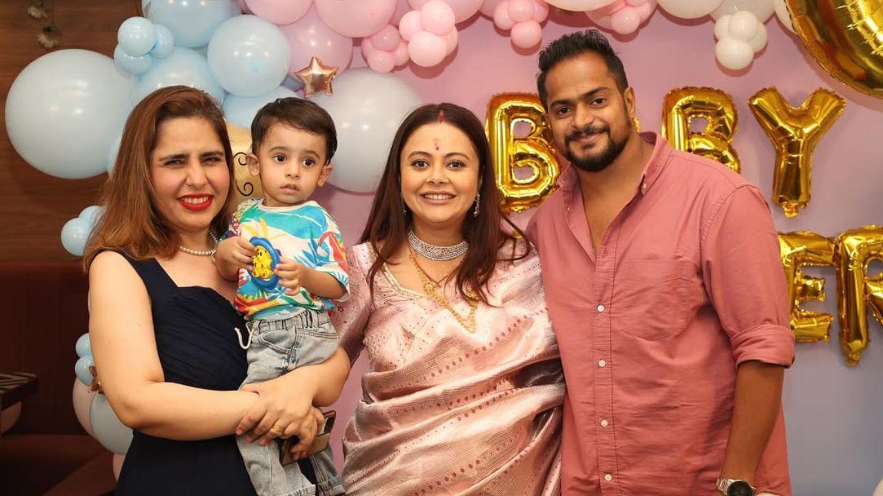 દેવોલીના એક ટેલેન્ટેડ અભિનેત્રી અને જ્વેલરી ડિઝાઇનર છે, અને તે એક ભરતનાટ્યમ નૃત્યાંગના પણ છે.