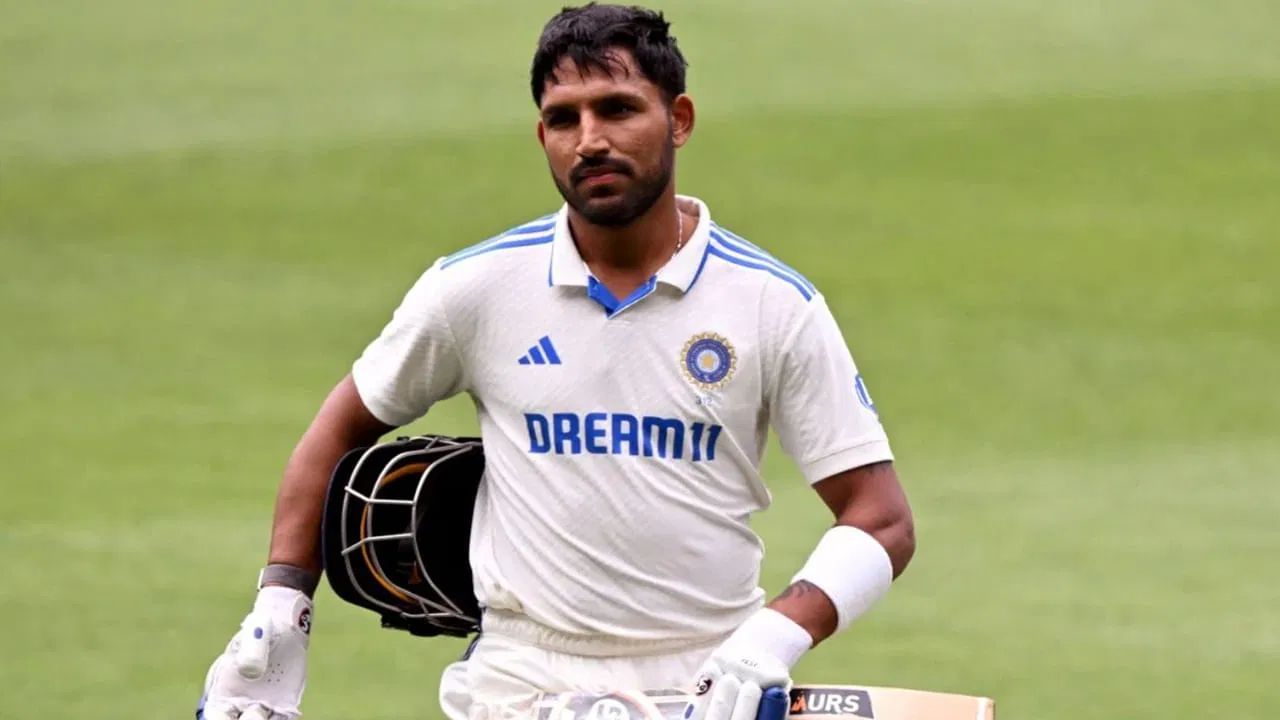 વિકેટકીપર બેટ્સમેન ધ્રુવ જુરેલને વાઈસ કેપ્ટન બનાવવામાં આવ્યો છે. આ ટીમમાં ઘણા અનુભવી ખેલાડીઓને તક આપવામાં આવી છે. દુલીપ ટ્રોફીની સેમિફાઈનલમાં બેવડી સદી ચૂકી ગયેલા વિકેટકીપર બેટ્સમેન નારાયણ જગદીશનને આ ટીમમાં સ્થાન મળ્યું છે.