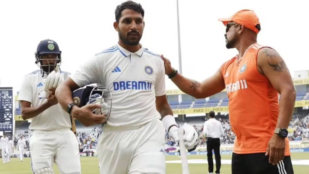 ઈન્ડિયા-A ટીમ : શ્રેયસ અય્યર (કેપ્ટન), અભિમન્યુ ઈશ્વરન, નારાયણ જગદીશન, સાઈ સુદર્શન, ધ્રુવ જુરેલ, દેવદત્ત પડિકલ, હર્ષ દુબે, આયુષ બદોની, નીતિશ કુમાર રેડ્ડી, તનુષ કોટિયન, પ્રસિદ્ધ કૃષ્ણા, ગુરનૂર બ્રાર, ખલીલ અહેમદ, માનવ સુથાર, યશ ઠાકુર. (All Photo Credit : PTI / GETTY)