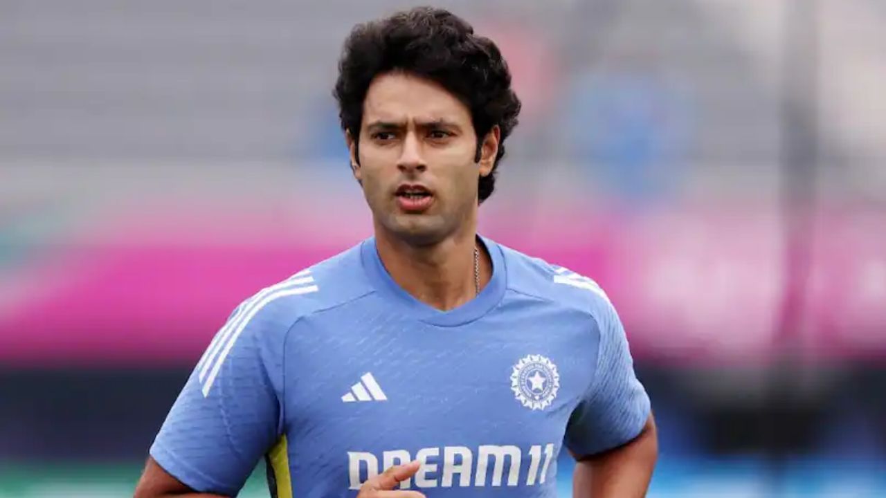 મધ્યયુગીન સમયમાં, ઘણા દુબે પરિવારો જમીન માલિકી અને વહીવટી ભૂમિકાઓમાં પણ મહત્વપૂર્ણ હોદ્દા પર હતા. આધુનિક સમયમાં, દુબે અટક ધરાવતા લોકો શિક્ષણ, વહીવટ, રાજકારણ, વ્યવસાય અને કલા જેવા વિવિધ ક્ષેત્રોમાં સક્રિય છે.