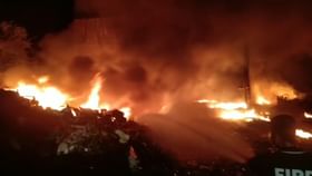 ગોધરા-વડોદરા હાઇવે પર પ્લાસ્ટિક સ્ક્રેપના ગોડાઉનમાં લાગી ભીષણ આગ