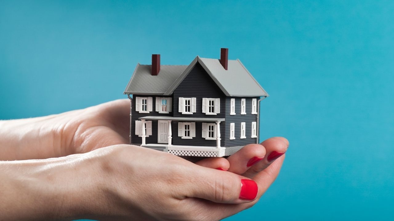 પેઇન્ટ પર GST પણ 28% થી ઘટાડીને 18% કરવામાં આવ્યો છે, જેનાથી તહેવારો દરમિયાન તેની માંગમાં વધારો થશે.