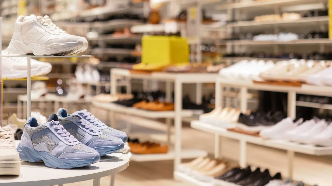 આ પગલાથી ગ્રાહકોને સીધી રાહત મળવાની સાથે સાથે કપડાં અને ફૂટવેર ઉદ્યોગને પ્રોત્સાહન મળવાની અપેક્ષા છે.