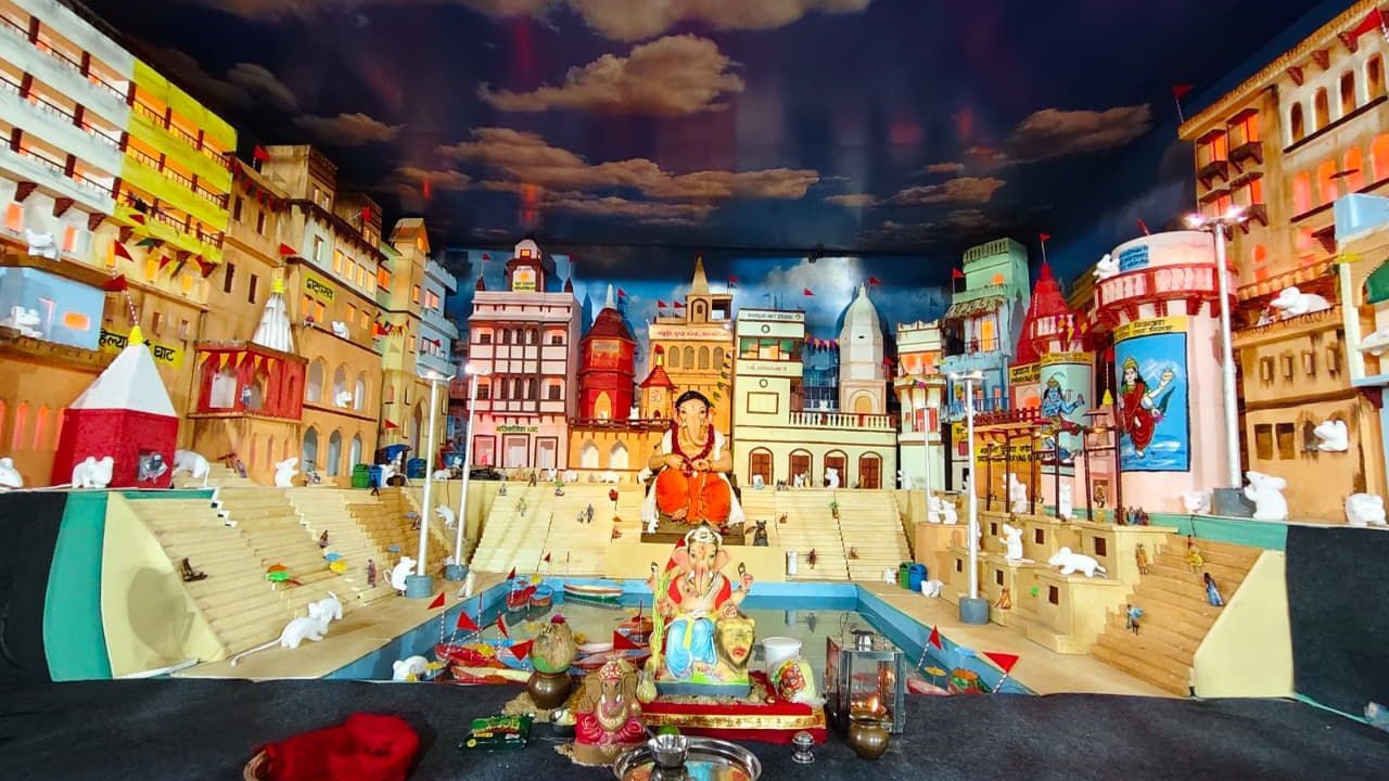 કોટ વિસ્તારમાં આવેલ રાવલ વાસ માં પણ છેલ્લા 41 વર્ષથી ગણેશ ઉત્સવ ઉજવણી કરવામાં આવી રહી છે. અહીં કાગળ અને પૂઠા જેવી સામગ્રીનો ઉપયોગ કરીને Eco ફ્રેન્ડલી ગણેશજીની મૂર્તિ લોકોને દર્શનાર્થે રાખવામાં આવી છે. 