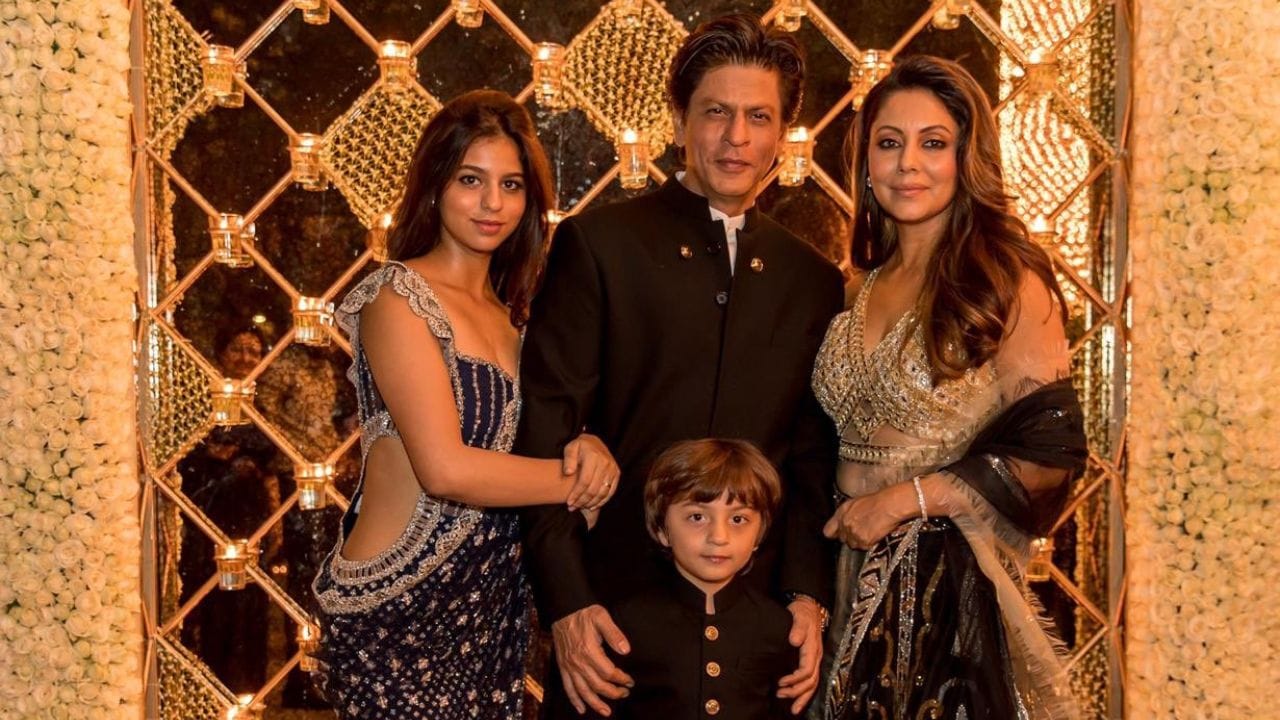 ગૌરી ખાનનો જન્મદિવસ 8 ઓક્ટોબર 1970ના રોજ છે. તે એક ભારતીય ફિલ્મ નિર્માતા અને ઇન્ટિરિયર ડિઝાઇનર છે, જેમણે બોલિવુડ અને ડિઝાઇનિંગ ઉદ્યોગમાં પોતાની ઓળખ બનાવી છે.