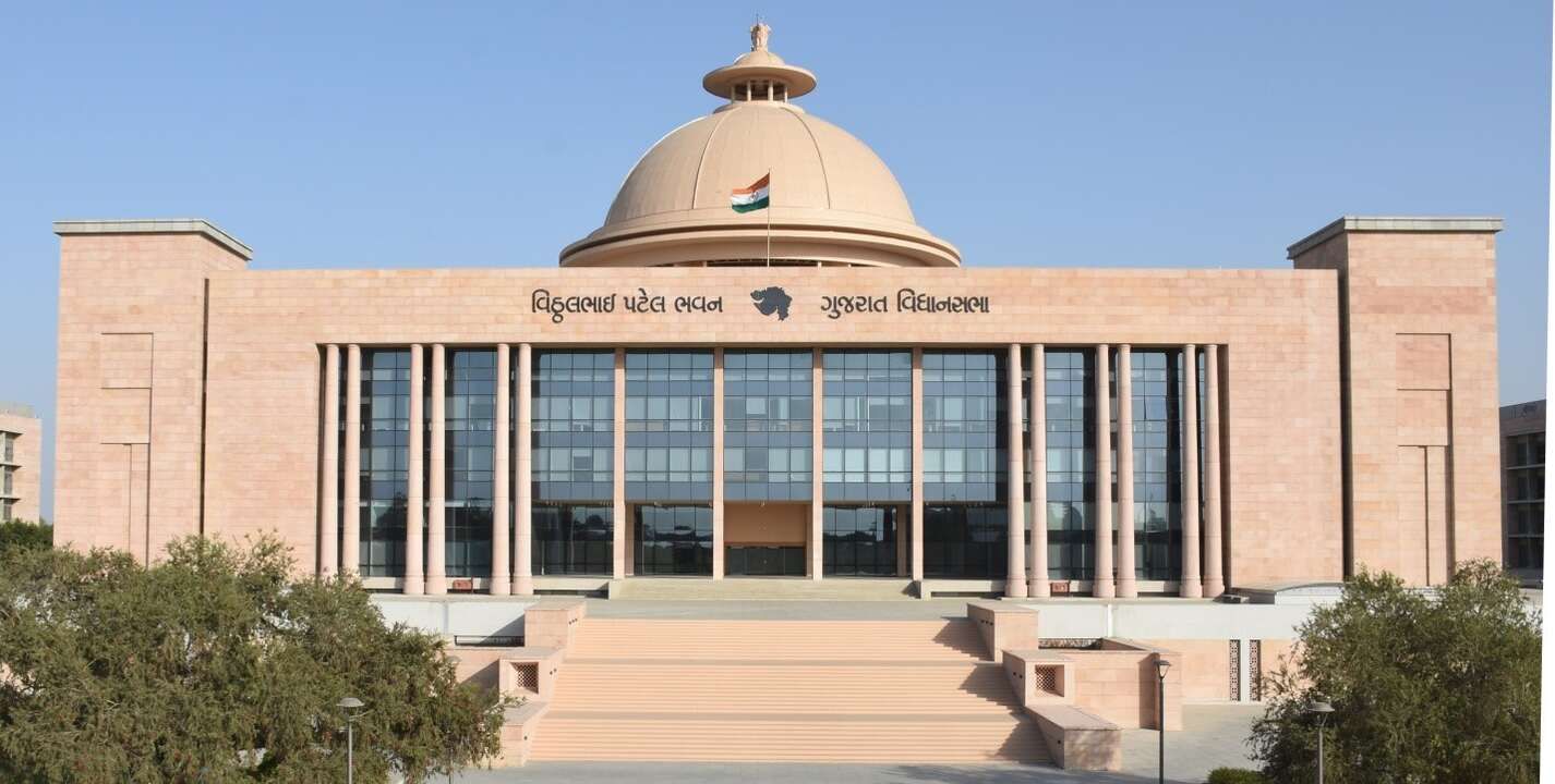 કારખાના ધારા (ગુજરાત સુધારા) વિધેયક-2025 વિધાનસભા ગૃહમાં પસાર, મહિલાઓ પણ રાત્રે કરી શકશે 12 કલાકની નોકરી