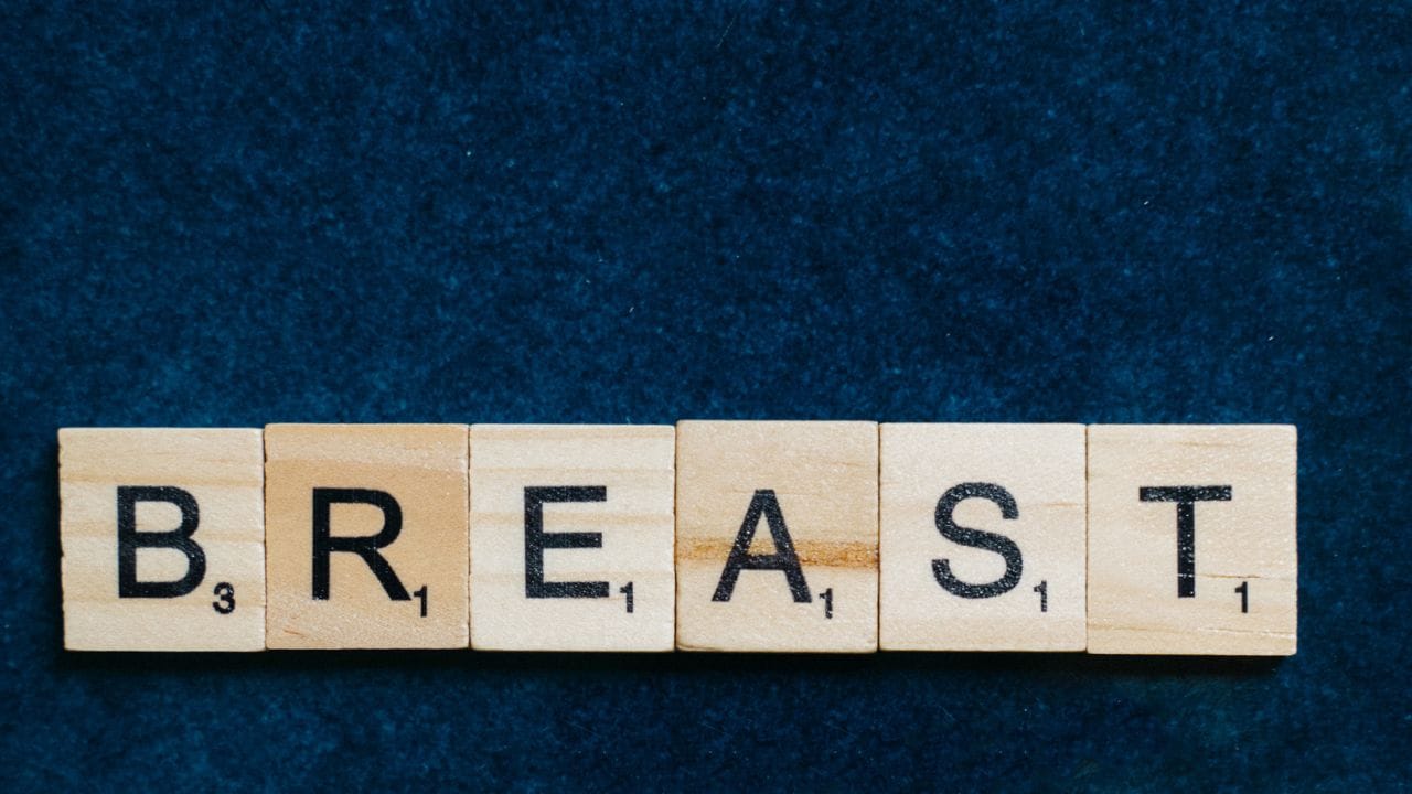 મિલ્કી ડિસ્ચાર્જ પણ સંપુર્ણ રીતે સામાન્ય હોય છે. સામાન્ય રીતે જ્યારે મહિલાઓ પોતાના બાળકને સ્તનપાન કરાવવાનું છોડી દે છે. ત્યારે તેને કેટલાક કેસ માટે મિલ્ક ડિસ્ચાર્જની મુશ્કેલી હોય શકે છે. જોકે, સમય જતાં આ સમસ્યા આપમેળે ઓછી થઈ જાય છે.