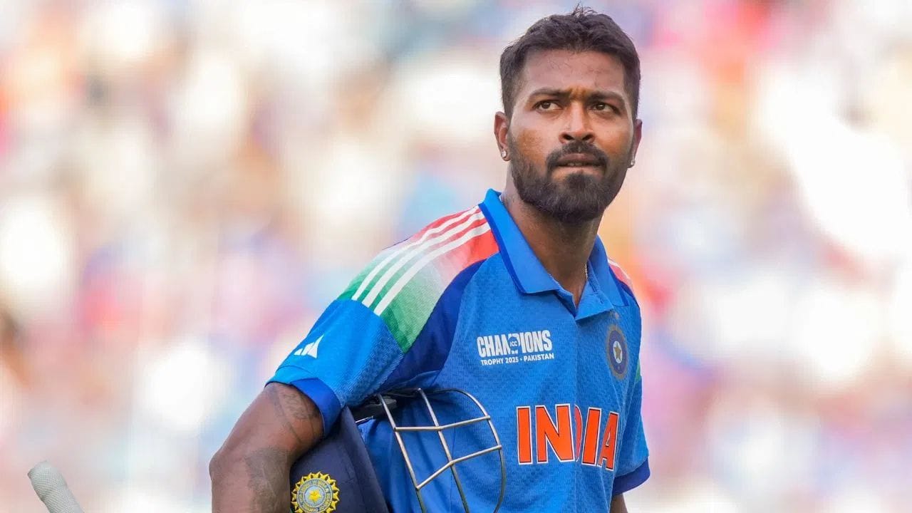 સ્ટાર ઓલરાઉન્ડર હાર્દિક પંડ્યાએ T20 એશિયા કપમાં અત્યાર સુધીમાં 8 મેચ રમી છે. આ દરમિયાન તેનું પ્રદર્શન ખૂબ જ સારું રહ્યું છે. તેણે બોલર તરીકે 11 વિકેટ લીધી છે. આ સાથે તેણે 83 રન પણ બનાવ્યા છે