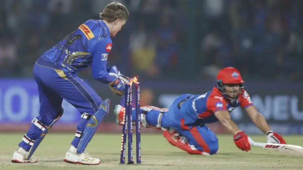 રન આઉટ માટે બોલરને વિકેટનું ક્રેડિટ મળતું નથી, કારણ કે આ ફીલ્ડિંગ દ્રારા થયેલું ડિસ્મિસલ હોય છે. (All Photo Credit : PTI / ICC / MCC / X)