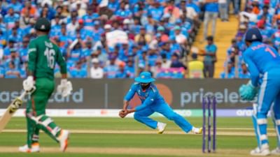 ICC/MCC રૂલબુક મુજબ નિયમ નંબર 33 – કેચ સ્થિતિ છે જ્યારે બેટ્સમેન શોટ રમે અને બોલ બેટ અથવા હાથ/ગ્લોબસને સ્પર્શીને જમીન પર પડતા પહેલા ફિલ્ડર બોલને પકડી લે છે. આ પરિસ્થિતિમાં બેટ્સમેનને "કેચ આઉટ" ગણવામાં આવે છે.