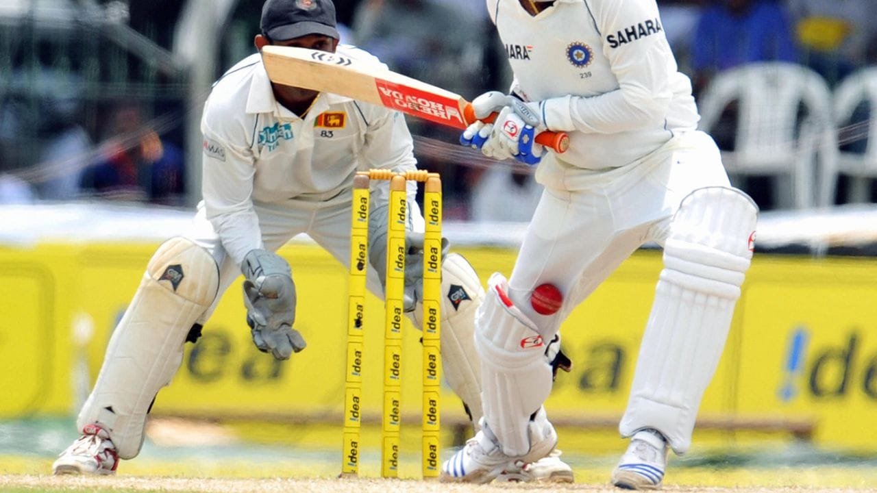 આઉટ માટે અમ્પાયર વિચારે છે કે બોલ પિચ ક્યાં થયો, બેટ્સમેનએ શોટ રમ્યો કે નહીં અને બોલ શરીરે ક્યાં વાગ્યો.