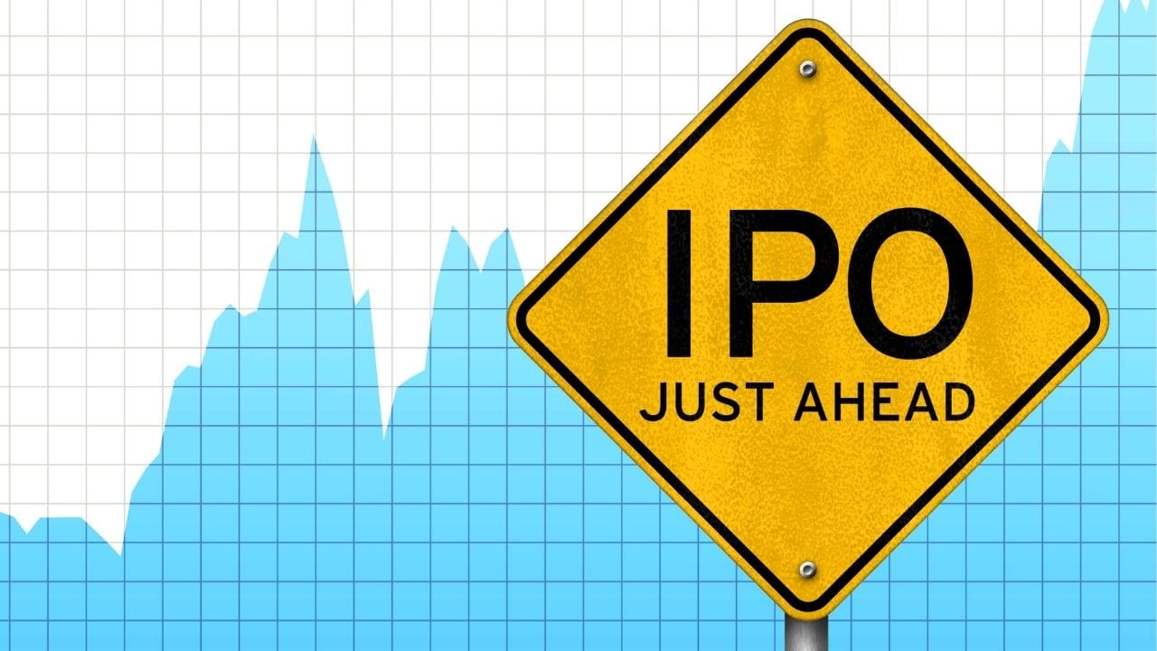 સ્થાનિક સેવા ક્ષેત્રની જાણીતી કંપની અર્બન કંપનીએ આ વર્ષની શરૂઆતમાં રૂ. 1900 કરોડના IPO માટે અરજી કરી હતી. હવે તેને સેબીની મંજૂરી મળી ગઈ છે. આ ઓફરમાં રૂ. 429 કરોડનો નવો ઇશ્યૂ અને રૂ. 1,471 કરોડનો ઓફર ફોર સેલ (OFS) શામેલ હશે. OFS હેઠળ, કંપનીના જૂના રોકાણકારો જેમ કે Accel, Elevation Capital, Tiger Global અને Vy Capital તેમનો કેટલોક હિસ્સો વેચશે.