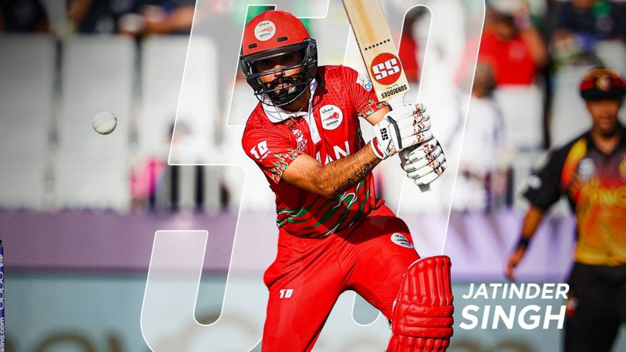 જતિન્દર સિંહે ઓમાન માટે 64 T20 મેચ રમી છે જેમાં તેણે 24.54 ની સરેરાશથી 1399 રન બનાવ્યા છે. જતિન્દરએ 8 અડધી સદી પણ ફટકારી છે.