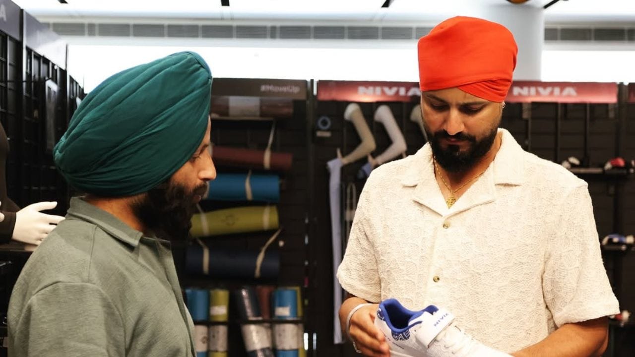 એશિયા કપ 2025 9 સપ્ટેમ્બરથી શરૂ થઈ રહ્યો છે. આ ટુર્નામેન્ટમાં ઓમાનની ટીમ પણ ભાગ લઈ રહી છે. ઓમાને પોતાની ટીમની પણ જાહેરાત કરી છે જેના કેપ્ટન તરીકે ભારતીય મૂળના જતિન્દર સિંહની પસંદગી કરવામાં આવી છે. 