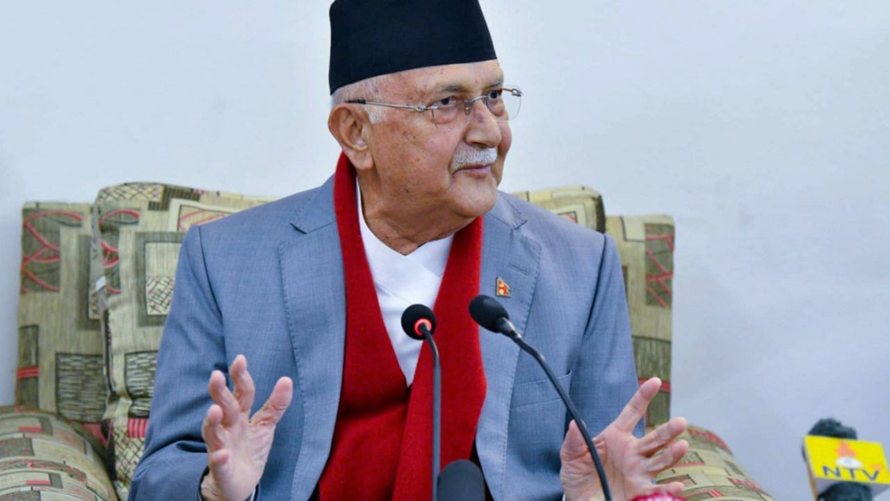 એપ્રિલ 2006થી માર્ચ 2007 સુધી, તેઓ વડા પ્રધાન જી.પી. કોઈરાલાના નેતૃત્વ હેઠળની વચગાળાની સરકારમાં નાયબ વડા પ્રધાન હતા.11 ઓક્ટોબર 2015ના રોજ, તેઓ પ્રથમ વખત દેશના વડા પ્રધાન તરીકે ચૂંટાયા હતા.