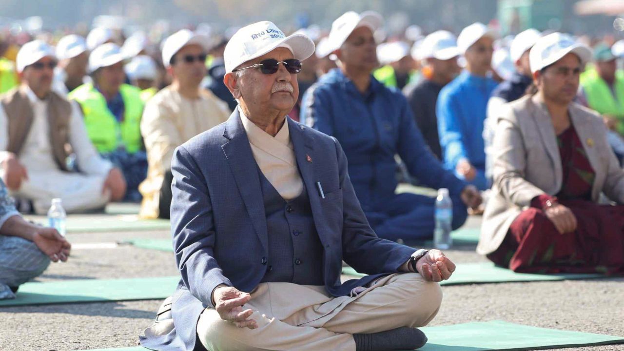 નેપાળના વિદેશ મંત્રાલયની વેબસાઇટ અનુસાર, તેમણે 14 વર્ષની ઉંમરે રાજકારણમાં પ્રવેશ કર્યો હતો. તેઓ 1970માં નેપાળ કોમ્યુનિસ્ટ પાર્ટી (CPN)માં જોડાયા હતા. 1991માં, તેઓ ઝાપા-6 થી ચૂંટણી જીતીને સંસદમાં પહોંચ્યા હતા. 1994માં તેઓ ફરીથી ચૂંટાયા હતા.