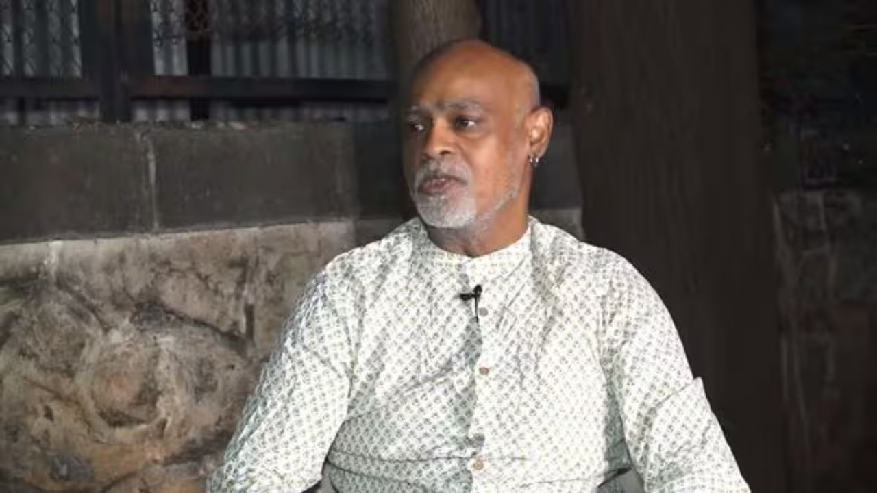 મધ્યયુગીન સમયમાં, ભારતના ગ્રામીણ વિસ્તારોમાં વણકર સમુદાયો ધાબળા બનાવવામાં કુશળ હતા, અને કાંબલી અટક આવા સમુદાય સાથે સંકળાયેલ હોઈ શકે છે.