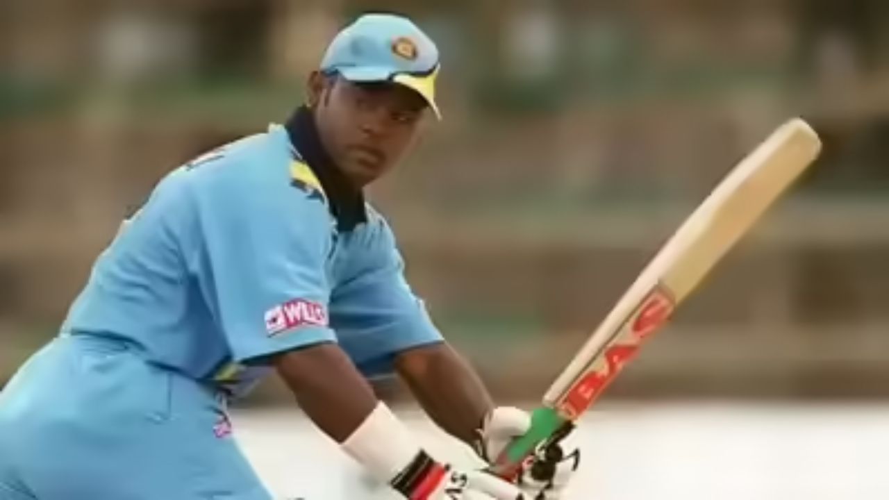 કાંબલી અટકનો અર્થ "ધાબળો" સાથે સંબંધિત છે અને તે કદાચ એવા લોકો સાથે સંકળાયેલ છે જેઓ ઊન અથવા ધાબળા સંબંધિત વ્યવસાયમાં હતા. તેનો ઇતિહાસ મહારાષ્ટ્ર અને ગોવાના મરાઠી અને કોંકણી સમુદાયો સાથે ઊંડે સુધી જોડાયેલો છે.