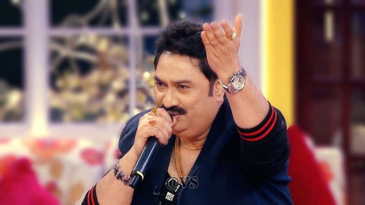   કુમાર સાનુને તેમના પહેલા લાઈવ પર્ફોર્મન્સ દરમિયાન ખૂબ જ માર મારવામાં આવ્યો હતો. તેમણે આ ઘટના કપિલ શર્મા શોમાં કહી હતી.