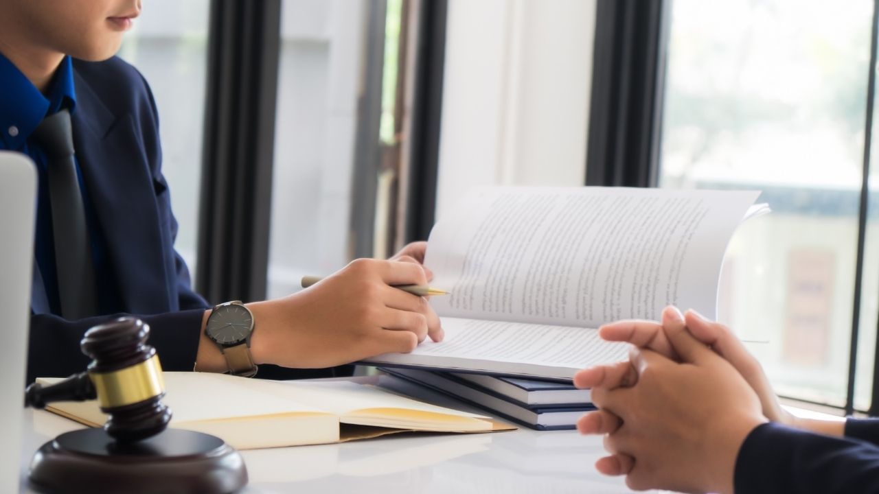 ઉદાહરણ તરીકે, જો ભારતમાં પેટન્ટ માટે અરજી કરવામાં આવે છે, તો તે યુએસ કે અન્ય કોઈ દેશમાં લાગુ પડશે નહીં, એટલે કે ભારતીય ઉત્પાદનની નકલ બીજા દેશમાં કરી શકાય છે.