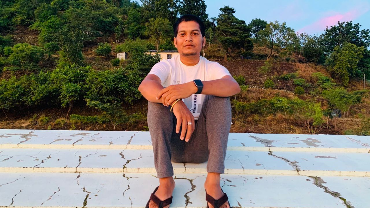 લકી બિષ્ટના પ્રોડક્શન હાઉસ લકી કમાન્ડો ફિલ્મ્સના બેનર હેઠળ અત્યાર સુધીમાં ઘણા પ્રોજેક્ટ્સનું શૂટિંગ થઈ ચૂક્યું છે,