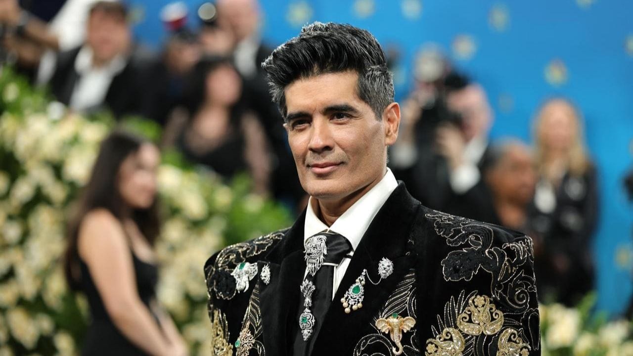 1947માં ભારત-પાકિસ્તાન ભાગલા દરમિયાન અરોરા-ખત્રી અને શીખ સમુદાયોએ ભારે મુશ્કેલીઓનો સામનો કરવો પડ્યો હતો. ઘણા મલ્હોત્રા પરિવારોએ તેમની જમીન અને મિલકત છોડીને ભારતમાં નવેસરથી જીવન શરૂ કરવું પડ્યું હતું. આમ છતાં, તેઓએ હિંમત હાર્યા નહીં અને વિવિધ ક્ષેત્રોમાં પોતાની છાપ છોડી.