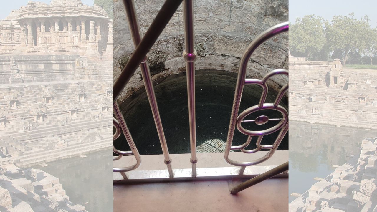 મોઢેરા ગામમાં સ્થિત જ્ઞાનેશ્વરી અથવા ધર્મેશ્વરી વાવ 16મી-17મી સદીના સમયની રચના માનવામાં આવે છે. આ વાવની વિશેષતા એ છે કે સામાન્ય રીતે અન્ય વાવમાં મંદિર અંતિમ સ્તરે જોવા મળે છે, પરંતુ અહીં મંદિર પ્રથમ જ માળ પર નિર્માણ કરાયેલું છે. (Credits: - Wikipedia)