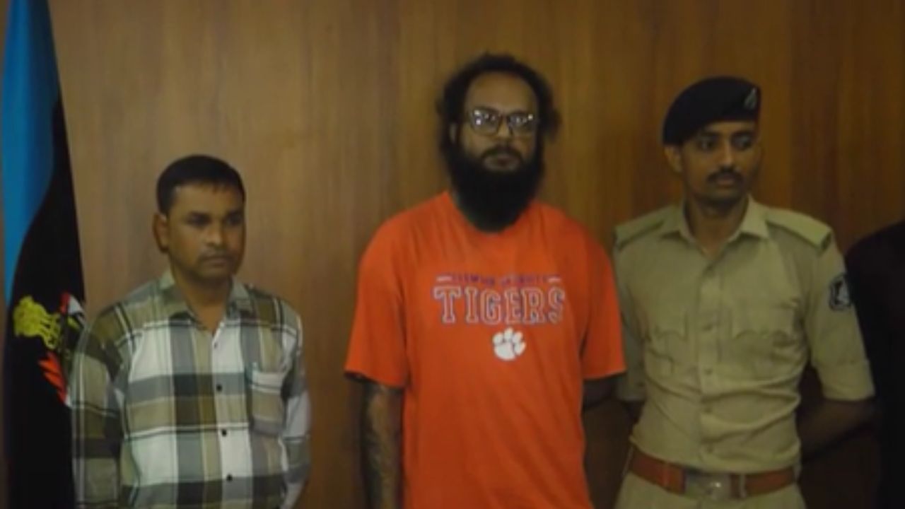 Navsari : નરાધમ ટેટૂ આર્ટિસ્ટ આખરે સકંજામાં ! લગ્નની લાલચ આપી યુવતી સાથે આચર્યું હતુ દુષ્કર્મ ! જુઓ Video