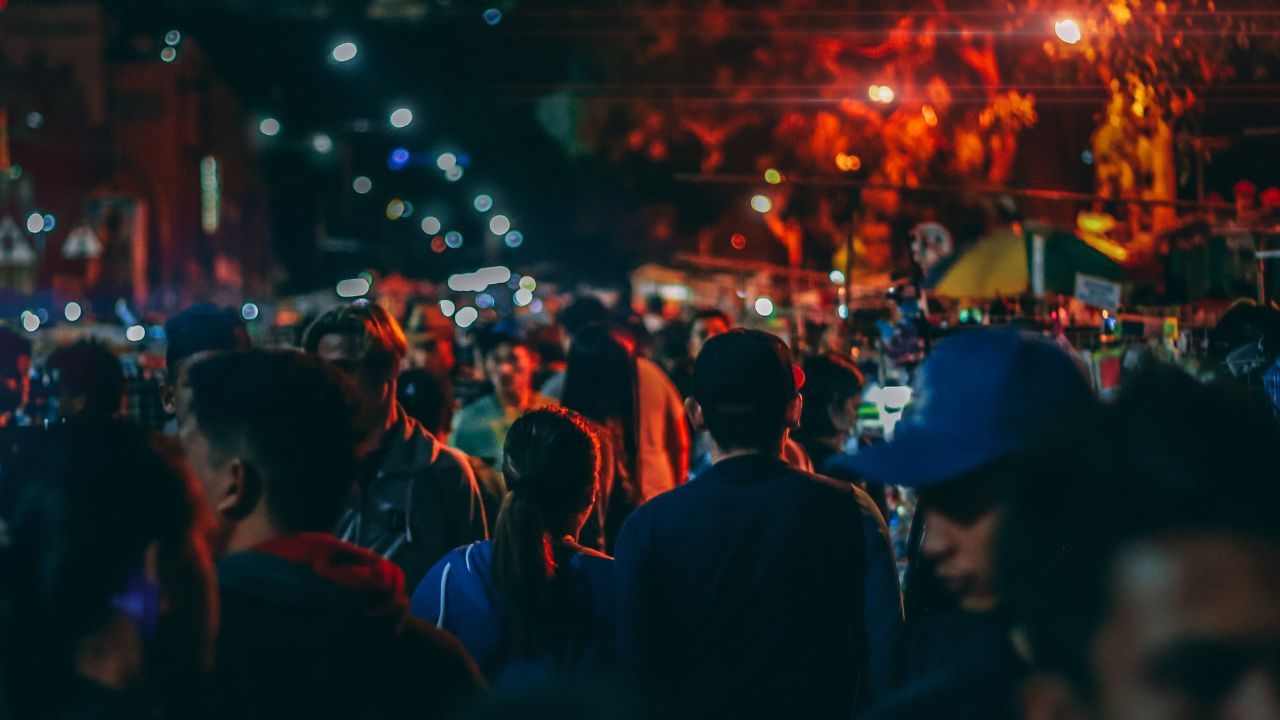 હવે જોઈએ કે, કેમ જરુરી છે આ અધિકારો ? આજકાલડિજિટલ યુગમાં, કોઈપણ વ્યક્તિ સોશિયલ મીડિયા અથવા AI ટૂલ્સનો ઉપયોગ કરીને સેલિબ્રિટીની છબી, નામ અથવા અવાજનો ખોટો ઉપયોગ કરી શકે છે, જે સંભવિત રીતે લોકોને ગેરમાર્ગે દોરે છે અને વ્યક્તિની પ્રતિષ્ઠાને ગંભીર નુકસાન પહોંચાડે છે. આ ખતરોનો સામનો કરીને, સેલિબ્રિટીઓ હવે તેમના વ્યક્તિત્વ અધિકારોનું રક્ષણ કરવા માટે કોર્ટનો દરવાજો ખટખટાવી રહ્યા છે.