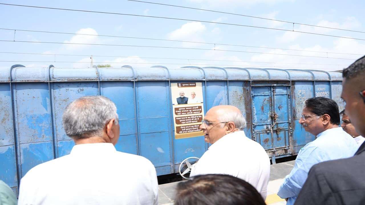 પંજાબના પૂરગ્રસ્તો માટે મોકલેલ રાહત સમગ્રી ઉપરાંત, ગુજરાત રાજ્ય તરફથી, છત્તીસગઢના પૂર અસરગ્રસ્ત વિસ્તારો માટે પણ જીવન જરૂરિયાતની અંદાજે 8 હજાર જેટલી રાહત કીટ મોકલવામાં આવી છે. જેમાં પણ અનાજ, વિવિધ ખાદ્યખોરાક તેમજ દવા અને અન્ય ચીજવસ્તુનો સમાવેશ થાય છે. 