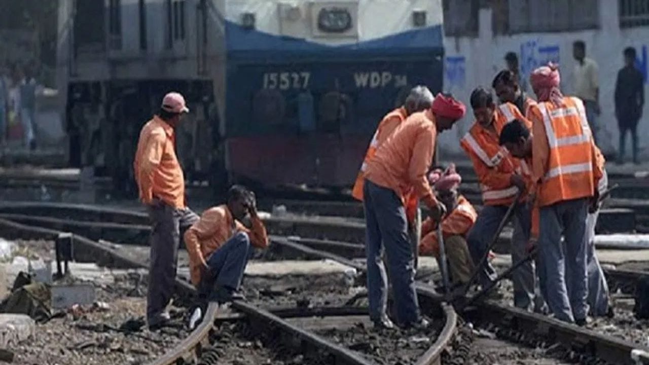 સૌથી મહત્વની વાત એ છે કે, કર્મચારીઓને આ માટે અલગ પ્રીમિયમ ચૂકવવાની જરૂર નથી. તેમણે ફક્ત એસબીઆઈમાં તેમનું સેલેરી એકાઉન્ટ જાળવવાનું રહેશે. આ ઉપરાંત, કોઈ મેડિકલ ટેસ્ટ કરવાની પણ જરૂર નહીં પડે.