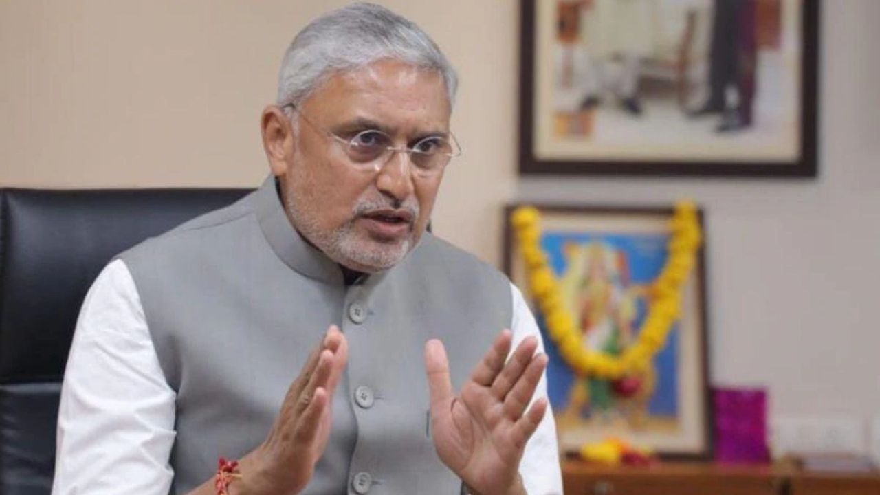 દરેક ચૂંટણીમાં ઉમેદવારો સોગંદનામામાં તેમની સંપત્તિની વિગતો નોંધાવે છે, જેનાથી જનતાને તેમની નાણાકીય સ્થિતિનો ખ્યાલ આવે છે.