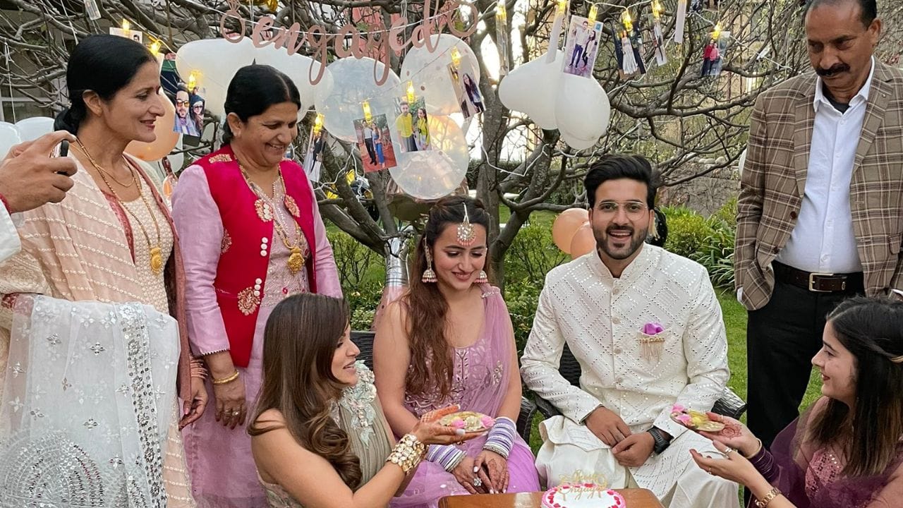 તમને જણાવી દઈએ કે, હાલમાં રૂબીના અભિનવ સાથે કલર્સના રિયાલિટી શો 'પતિ પત્ની ઔર પંગા'માં જોવા મળી રહી છે. તેની દીકરીઓ હિમાચલમાં રહે છે.