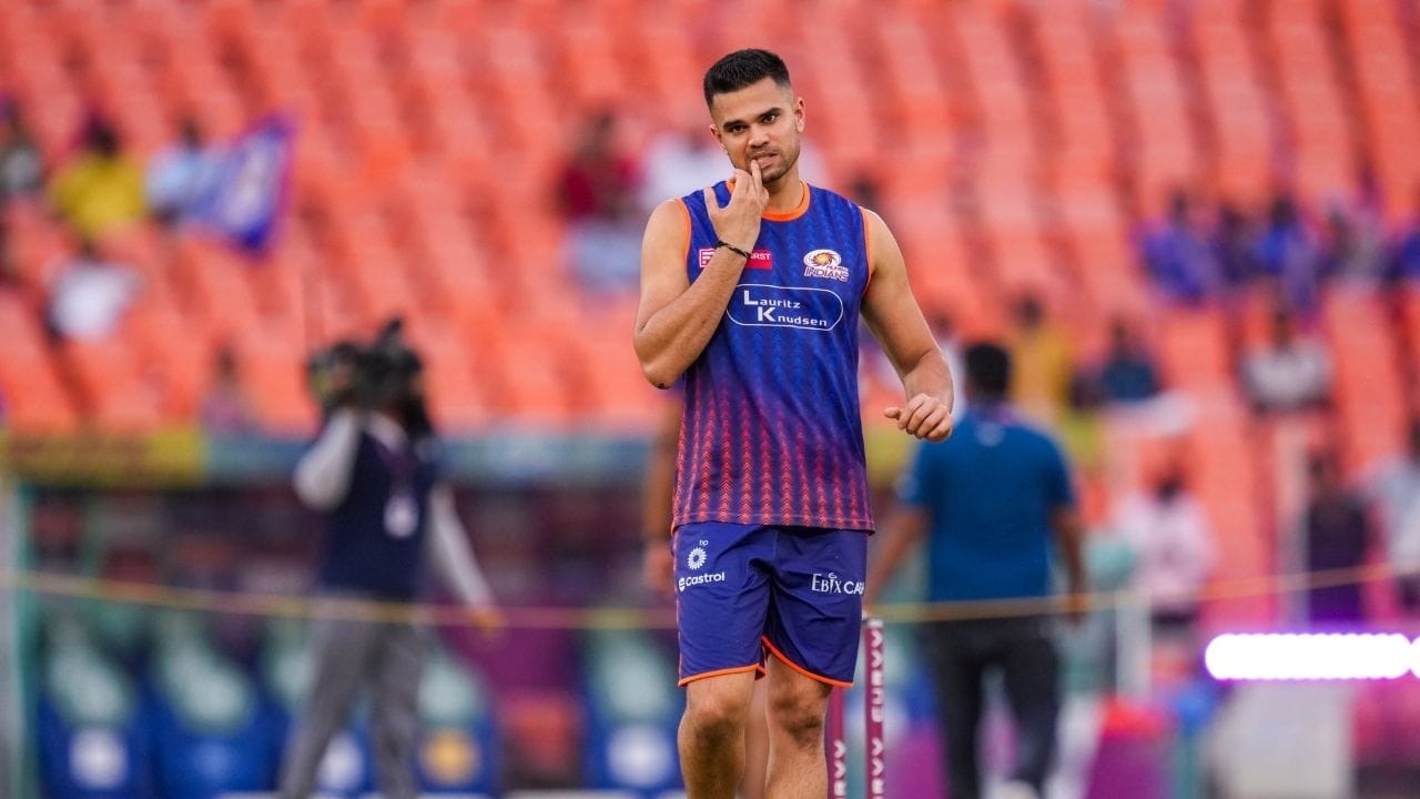 અભ્યાસ બાદ અર્જુન તેંડુલકરે પોતાનું સંપૂર્ણ ધ્યાન ક્રિકેટ પર કેન્દ્રિત કર્યું હતુ. તે ઘરેલું ક્રિકેટથી લઈ આઈપીએલમાં પોતાનું કરિયર બનાવવામાં વ્યસ્ત છે.