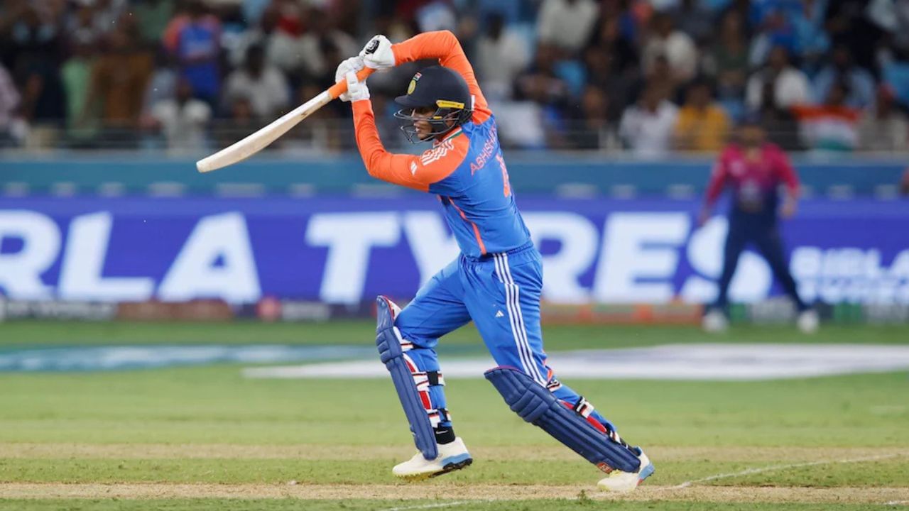 અભિષેક શર્મા પોતાની બંને ઈનિંગ્સથી નિરાશ થશે. કારણ કે તેને સારી શરૂઆત મળી હતી પણ તેને મોટા સ્કોરમાં રૂપાંતરિત કરી શક્યો ન હતો. આ જ કારણ છે કે ઓમાન સામેની મેચ પહેલા અભિષેક શર્મા પોતાની બેટિંગ પર સખત મહેનત કરતો જોવા મળ્યો હતો. 