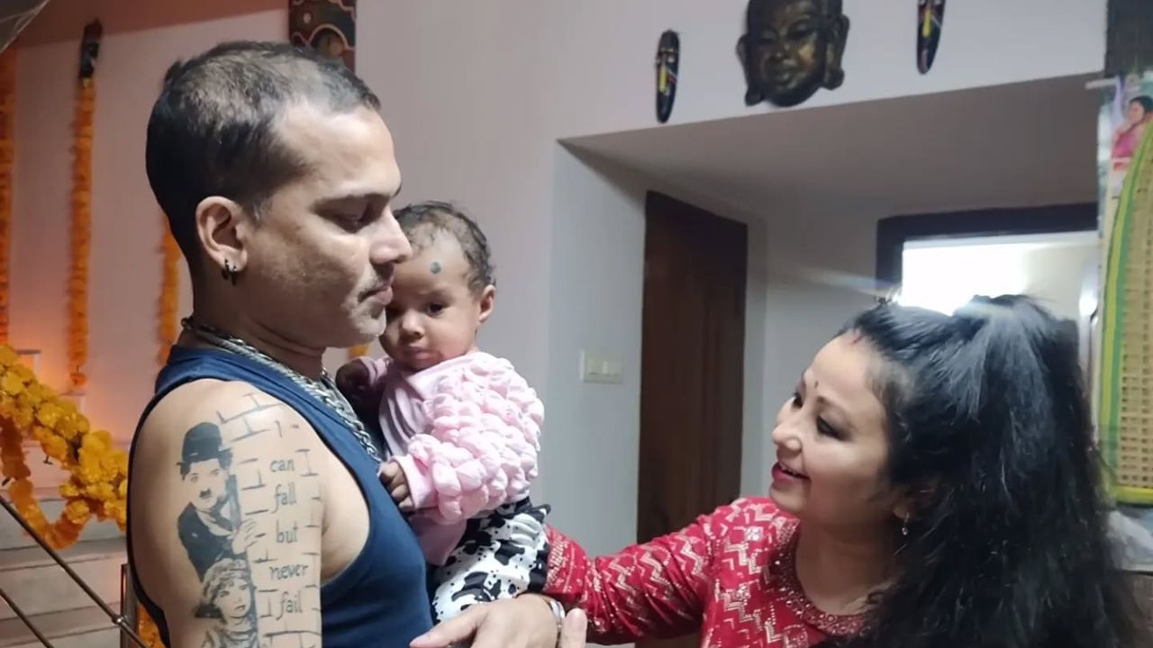 ગુરુ રમણી રાયે તેમને આસામી લોકસંગીતથી પરિચય કરાવ્યો હતો. ગર્ગ તેમના શાળાના દિવસોથી જ ગીતો લખતો અને સિંગરોને ગાવા માટે આપતો હતો.