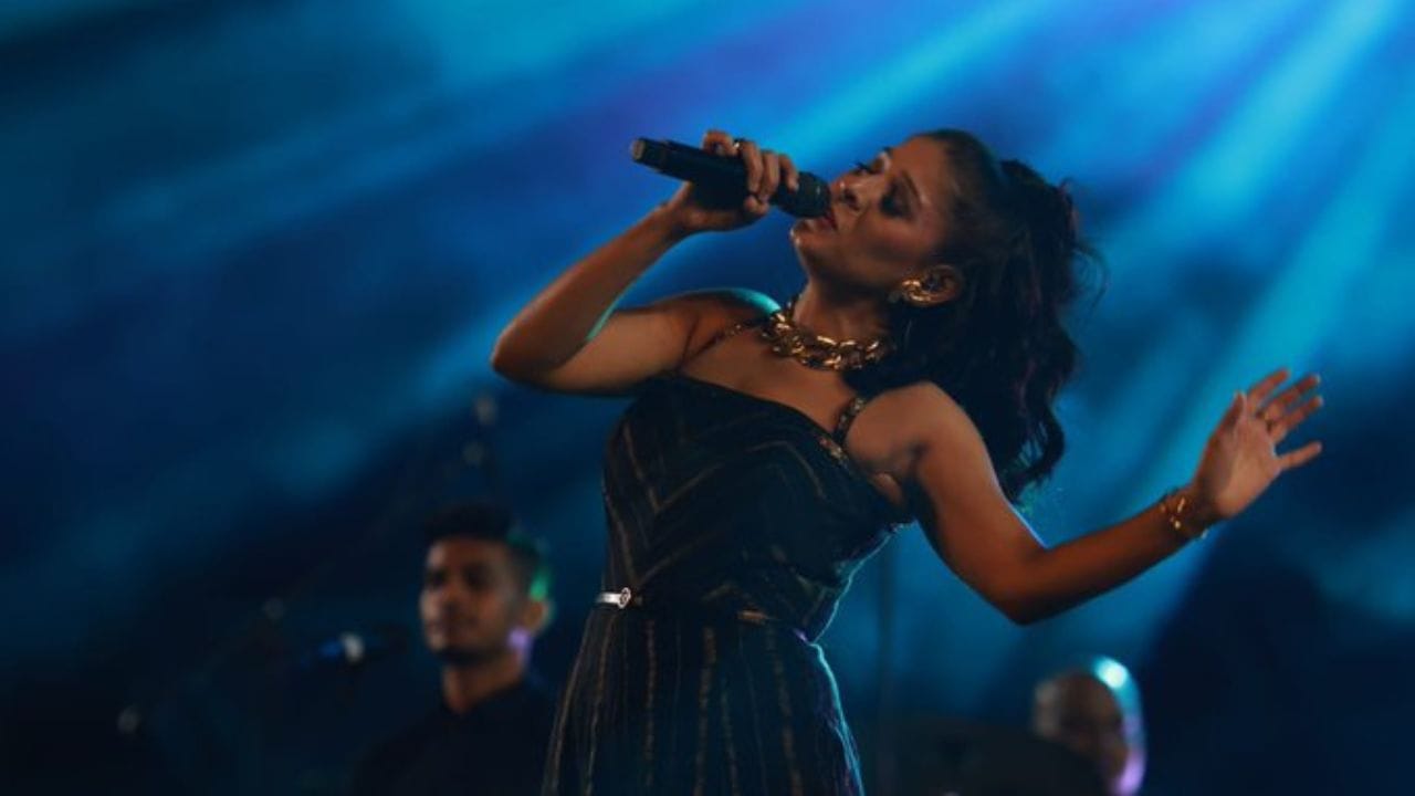 બહુ ઓછા લોકોને આ જાણ હશે કે સિંગરે માત્ર 12 વર્ષની ઉંમરે ફિલ્મ ‘શાસ્ત્ર’થી બોલિવૂડમાં સિંગર કરિયરનું ડેબ્યુ કર્યુ હતુ.