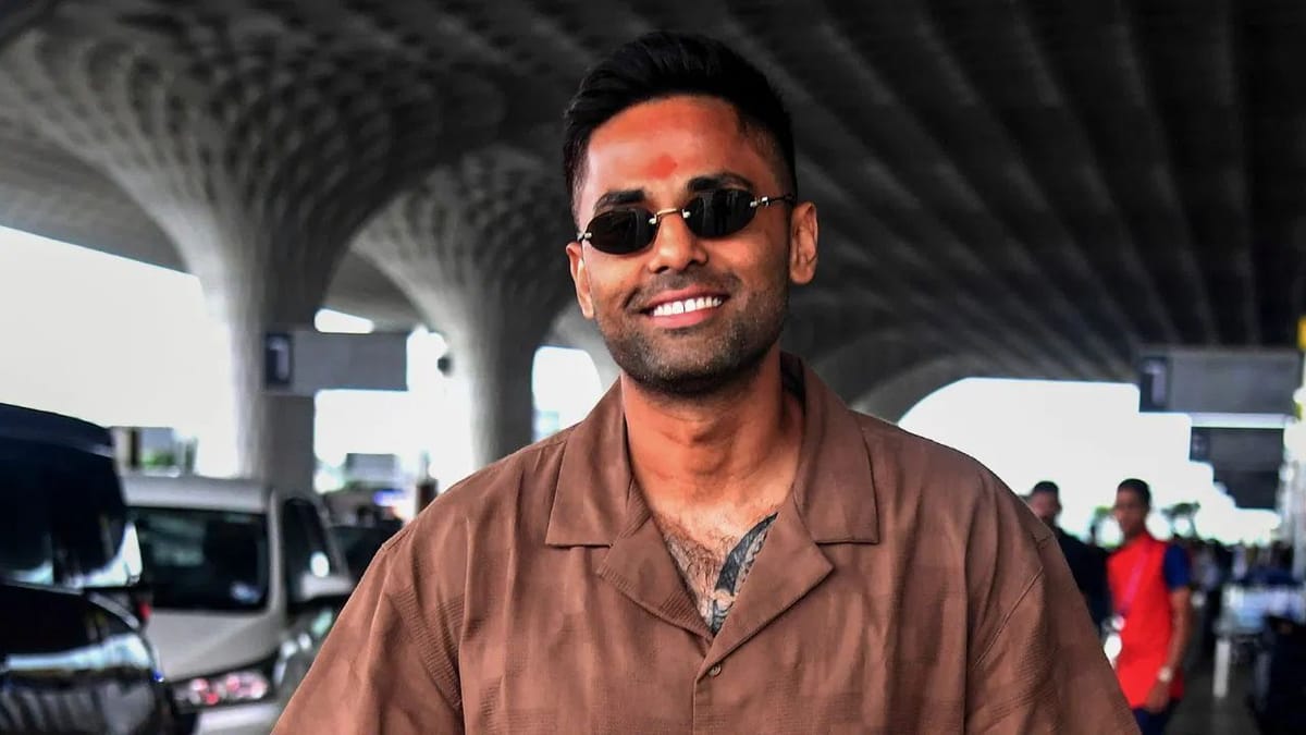 હાર્દિક પંડયા પછી સૂર્યકુમાર યાદવે પણ વાળનો રંગ બદલ્યો? વાયરલ ફોટાએ મચાવી દીધો હંગામો હાર્દિક પંડયા પછી સૂર્યકુમાર યાદવે પણ વાળનો રંગ બદલ્યો? વાયરલ ફોટાએ મચાવી દીધો હંગામો