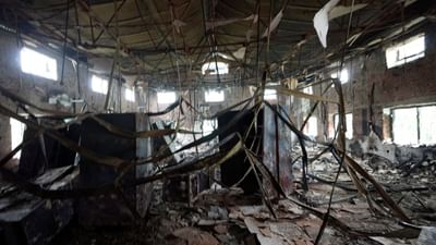 નેપાળ સુપ્રીમ કોર્ટના ભૂતપૂર્વ મુખ્ય ન્યાયાધીશ સુશીલા કાર્કી દેશના પ્રથમ મહિલા વડા પ્રધાન બનવા જઈ રહ્યા છે. રાષ્ટ્રપતિ રામચંદ્ર પૌડેલ તેમને શપથ લેવડાવશે. જનરલ-ઝેડ સમર્થકોમાં તેમના નામ પર સર્વસંમતિ છે.