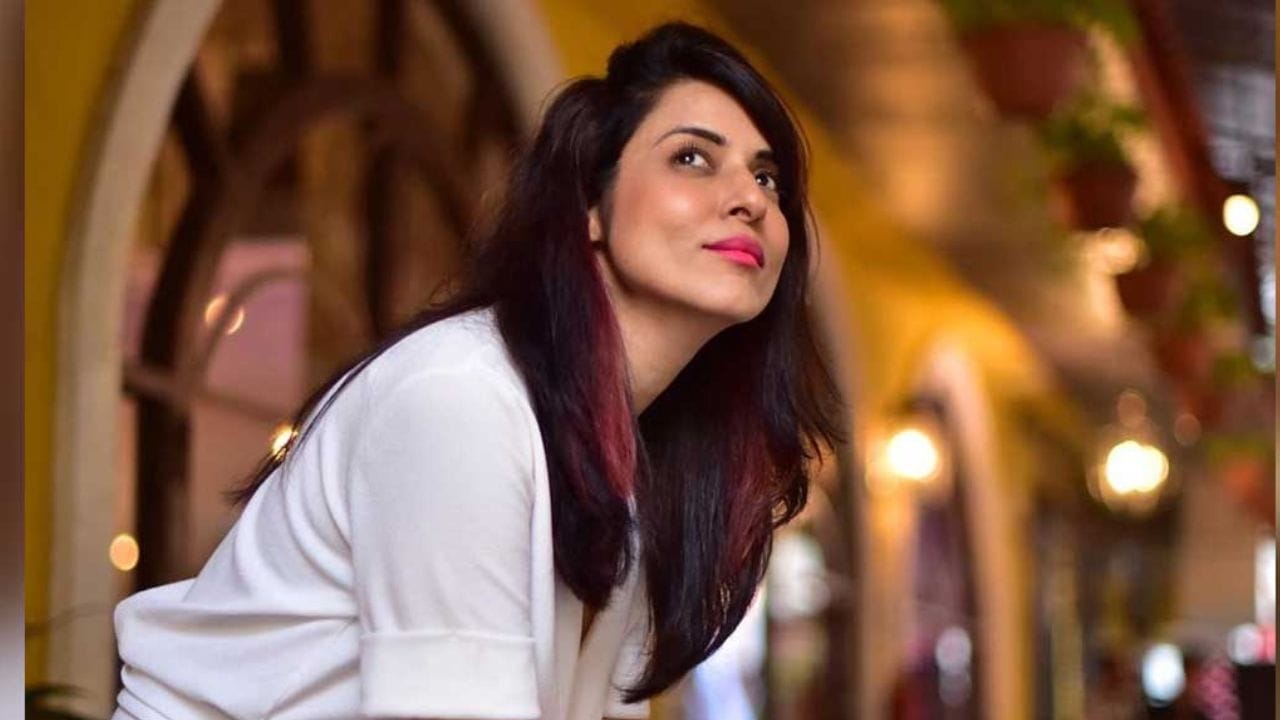 સિમ્પલે છૂટાછેડા લેવાનું કારણ જાહેર કર્યું નથી. તેના એક જૂના ઇન્ટરવ્યુમાં, સિમ્પલે તેના લગ્નને લાંબા ડિસટન્સ લગ્ન તરીકે વર્ણવ્યા હતા.