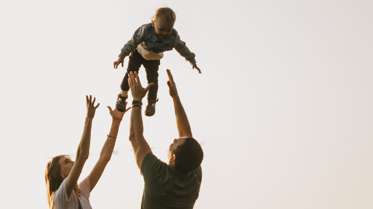 મીડિયા અહેવાલ મુજબ, નવી યોજના હેઠળ, માતાપિતાને એક બાળકના જન્મ માટે $3,320 (રૂ. 292,462) પ્રાપ્ત થશે. જો જોડિયા બાળકોનો જન્મ થાય છે, તો તેમને $7,000 (રૂ. 616,636) ની ચુકવણી પ્રાપ્ત થશે. અગાઉની યોજના હેઠળ, માતા નોકરી કરતી હતી કે વ્યવસાય ચલાવતી હતી તેના આધારે, પ્રતિ બાળક $1,300 થી $2,300 સુધીની સરકારી સહાય હતી.