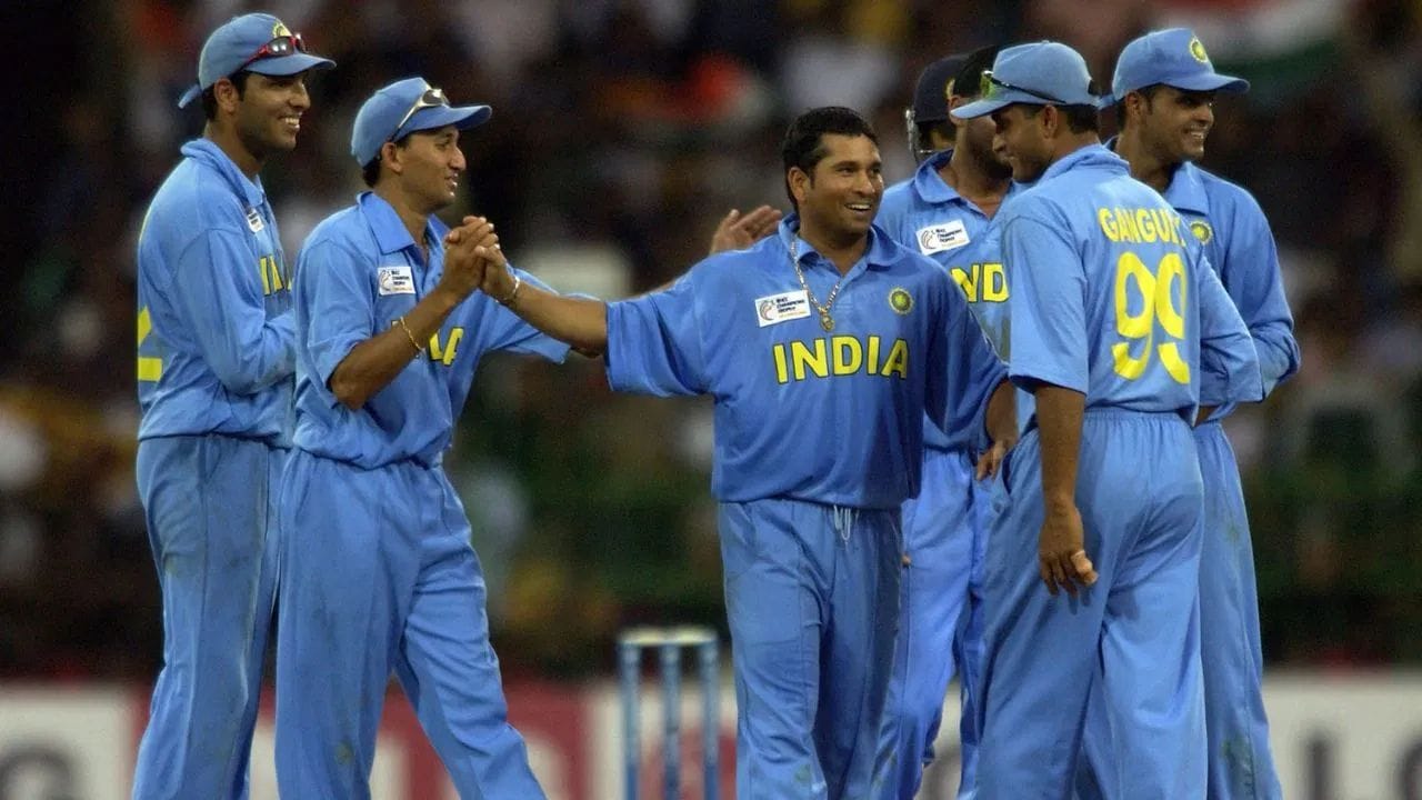 આ લગભગ 23 વર્ષ પછી થઈ રહ્યું છે, જ્યારે ટીમ ઈન્ડિયા કોઈ જર્સી સ્પોન્સર વિના ટુર્નામેન્ટમાં પ્રવેશી છે. અગાઉ 2002માં ચેમ્પિયન્સ ટ્રોફીમાં પણ એક વિવાદને કારણે ભારતીય ટીમ કોઈ સ્પોન્સર વિના ટુર્નામેન્ટમાં રમી હતી. (All Photo Credit : PTI / GETTY / INSTAGRAM)