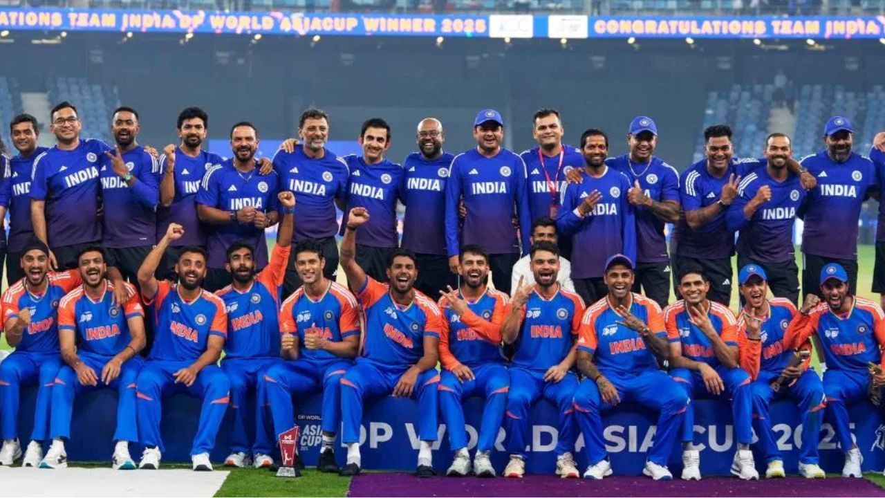 આ ઉપરાંત, સૂર્યકુમાર યાદવ, અભિષેક શર્મા, તિલક વર્મા, હાર્દિક પંડ્યા, શિવમ દુબે, સંજુ સેમસન, હર્ષિત રાણા, રિંકુ સિંહ, અર્શદીપ સિંહ, વરુણ ચક્રવર્તી અને જીતેશ શર્માનો પણ ટેસ્ટ ટીમમાં સમાવેશ કરવામાં આવ્યો નથી.