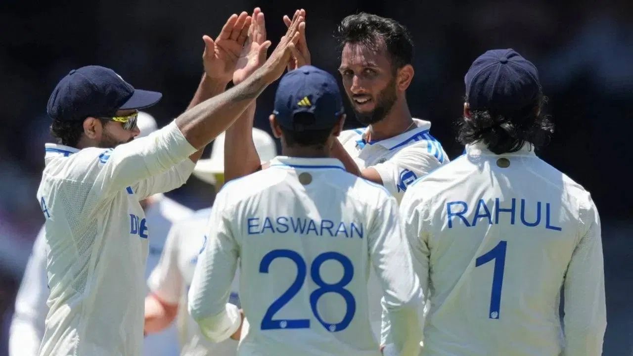 હકીકતમાં, ટીમ ઈન્ડિયાની છેલ્લી ઘરઆંગણે ટેસ્ટ શ્રેણી ગયા વર્ષે ન્યુઝીલેન્ડ સામે હતી, જેમાં ભારતીય ટીમ ક્લીન સ્વીપનો સામનો કરી શકી હતી. જોકે, તે સમયે રોહિત શર્મા કેપ્ટન હતો. જોકે, ગિલ આ વર્લ્ડ ટેસ્ટ ચેમ્પિયનશિપમાં ટીમનું નેતૃત્વ કરી રહ્યો છે.