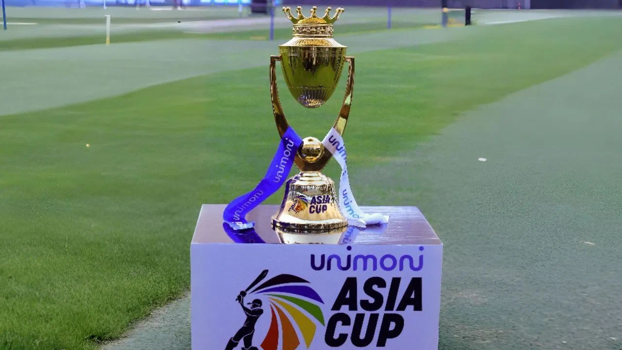 આ ટ્રોફી બનાવવામાં લગભગ 400 કલાક લાગ્યા, જેમાં 12 અલગ-અલગ કારીગરોનો સમાવેશ થાય છે. આની જટિલતા અને કારીગરી જ તેને પ્રતિષ્ઠિત પુરસ્કાર બનાવે છે. એશિયા કપ ટ્રોફી માત્ર એક રમતગમતનો પુરસ્કાર નથી પરંતુ એશિયન ક્રિકેટની સમૃદ્ધિ અને ગૌરવનું પ્રતીક પણ છે.  